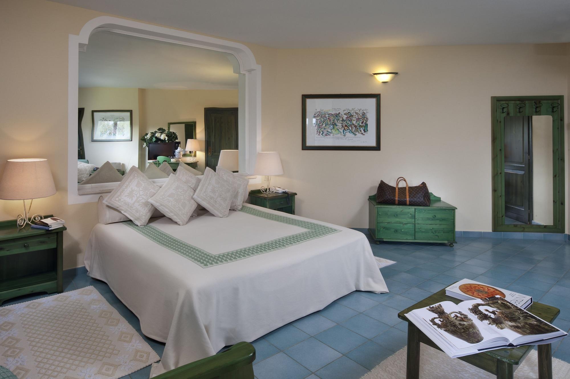 Cala Ginepro Hotel Resort & Spa 오로세 외부 사진