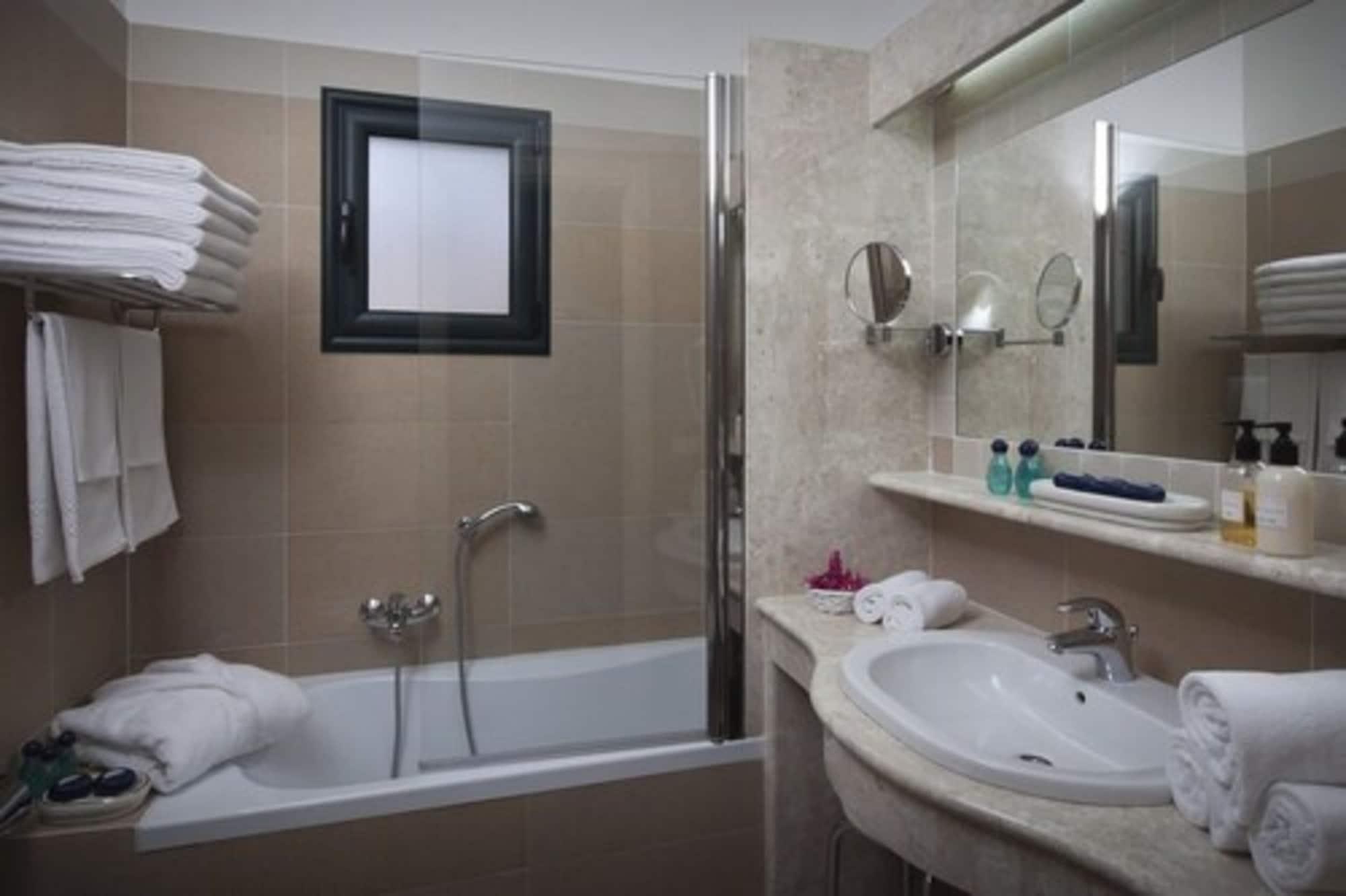 Cala Ginepro Hotel Resort & Spa 오로세 외부 사진