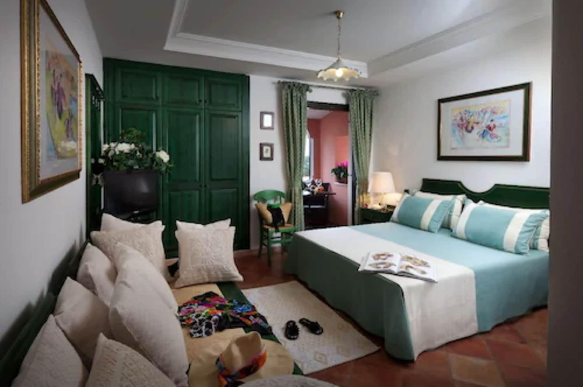Cala Ginepro Hotel Resort & Spa 오로세 외부 사진
