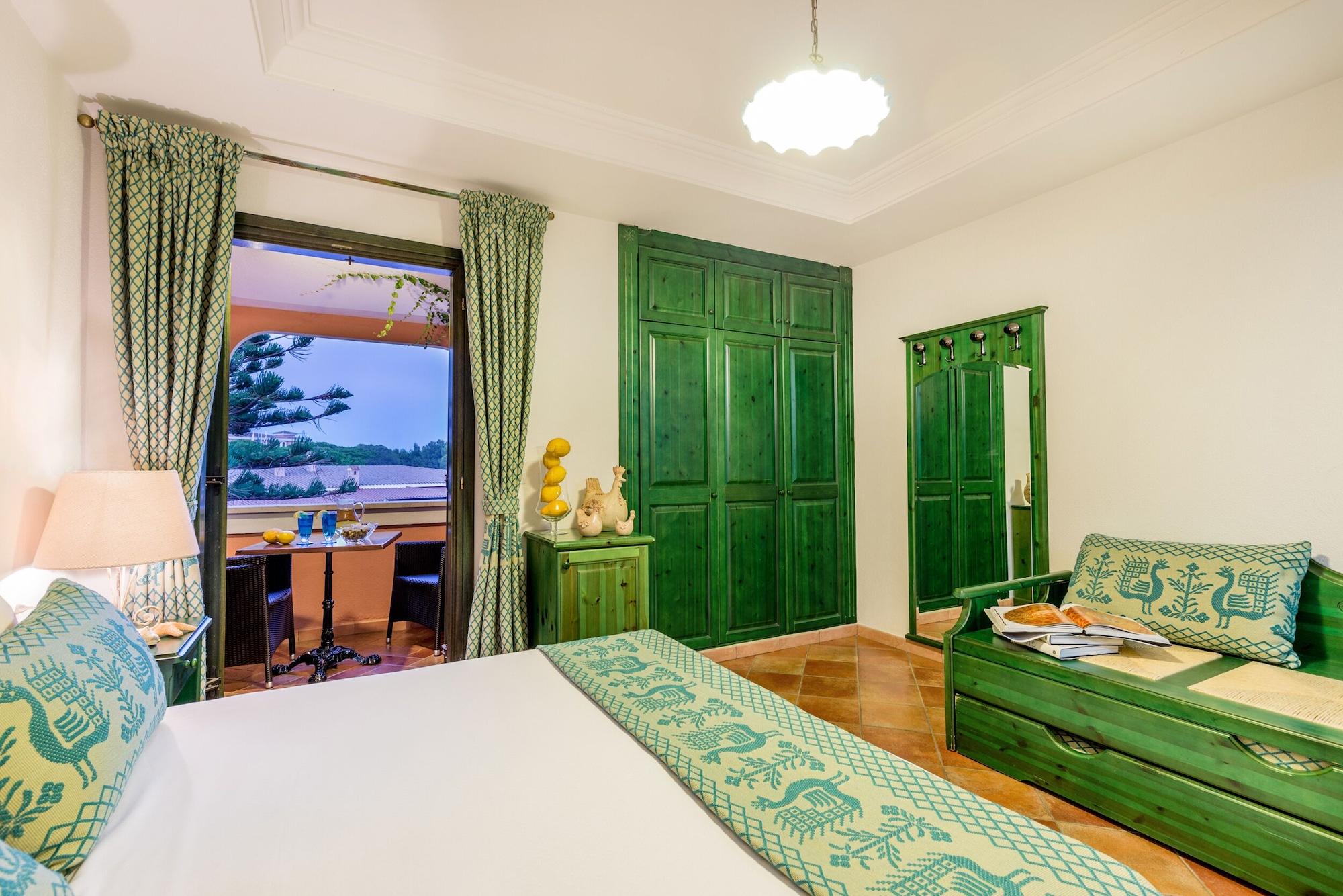 Cala Ginepro Hotel Resort & Spa 오로세 외부 사진