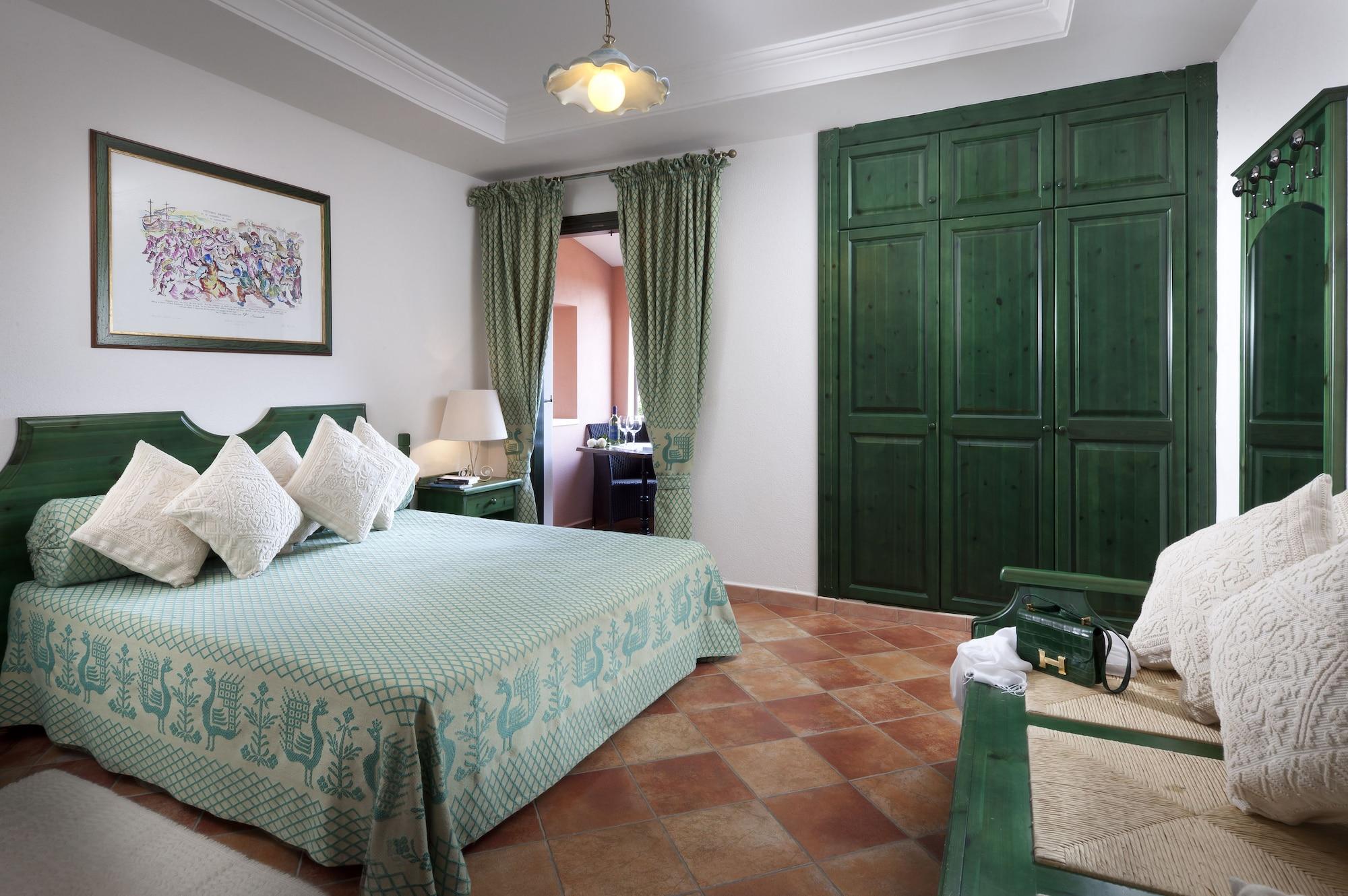 Cala Ginepro Hotel Resort & Spa 오로세 외부 사진