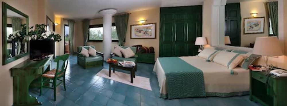 Cala Ginepro Hotel Resort & Spa 오로세 외부 사진