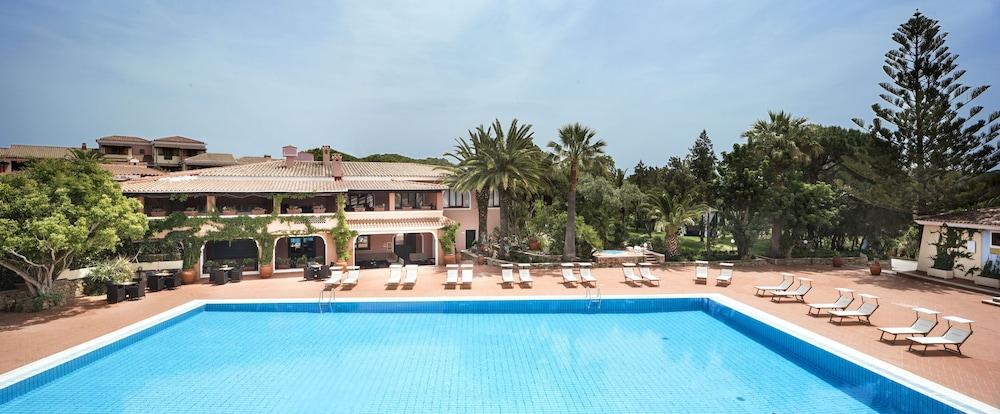 Cala Ginepro Hotel Resort & Spa 오로세 외부 사진