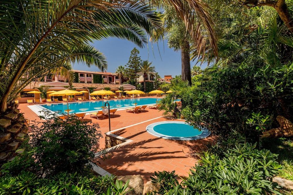Cala Ginepro Hotel Resort & Spa 오로세 외부 사진