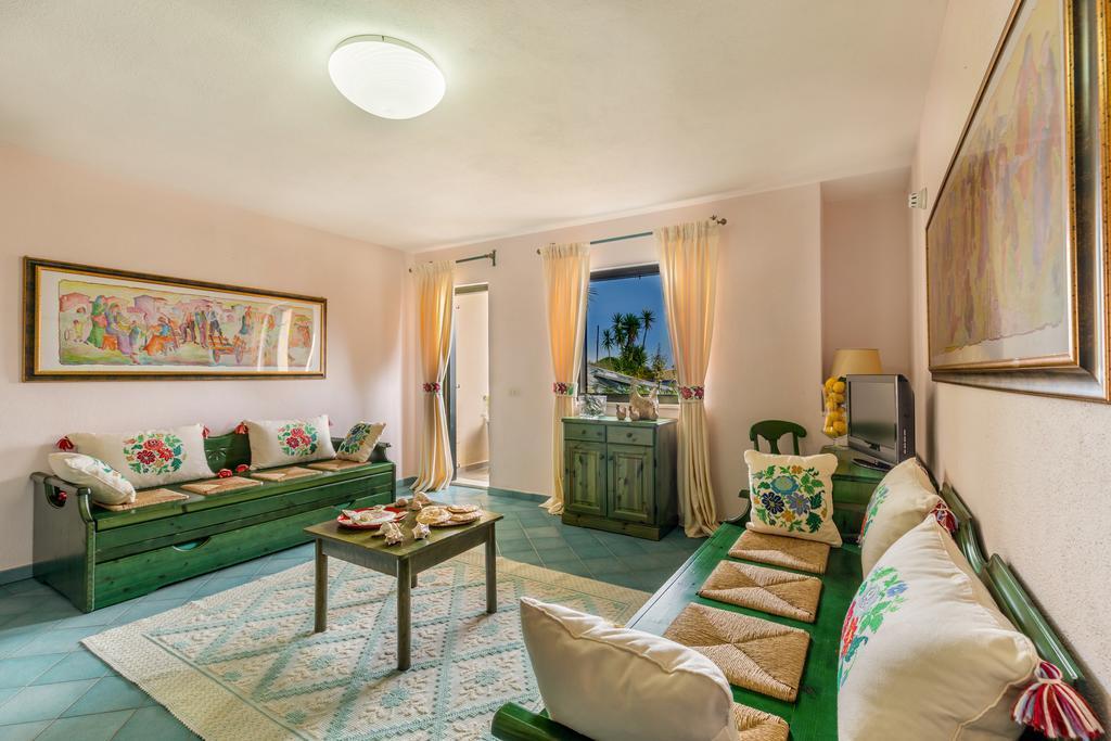 Cala Ginepro Hotel Resort & Spa 오로세 외부 사진